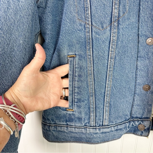 LEVI’S SHERPA LINED DENIM JACKET M - Picture 3 of 12